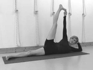Anantasana-P1030752-sw